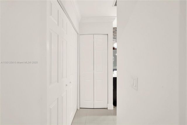 11377 SW 74th St 11377, Miami, FL 33173