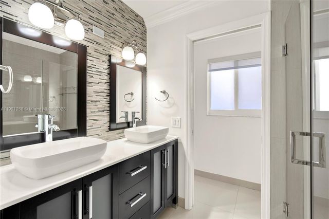 11377 SW 74th St 11377, Miami, FL 33173