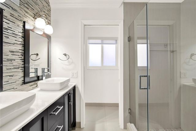 11377 SW 74th St 11377, Miami, FL 33173