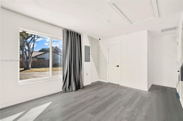 11377 SW 74th St 11377, Miami, FL 33173