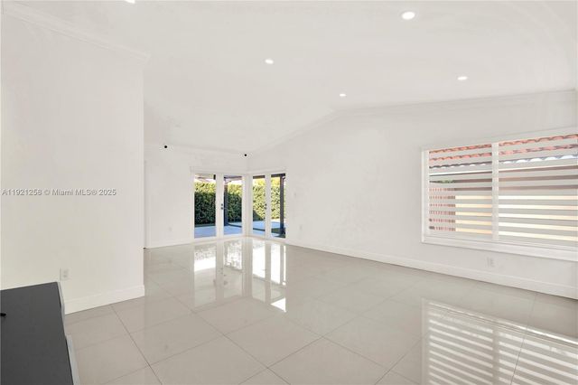 11377 SW 74th St 11377, Miami, FL 33173