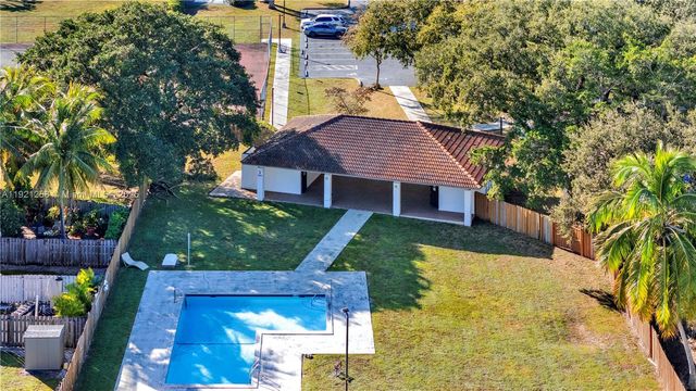 11377 SW 74th St 11377, Miami, FL 33173