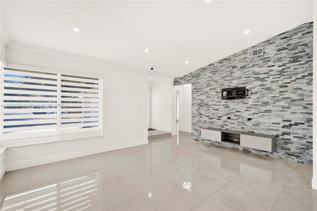 11377 SW 74th St 11377, Miami, FL 33173