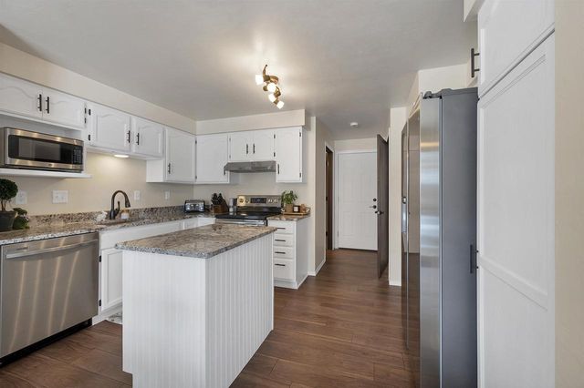 1528 VAN ROAD, Green Bay, WI 54311