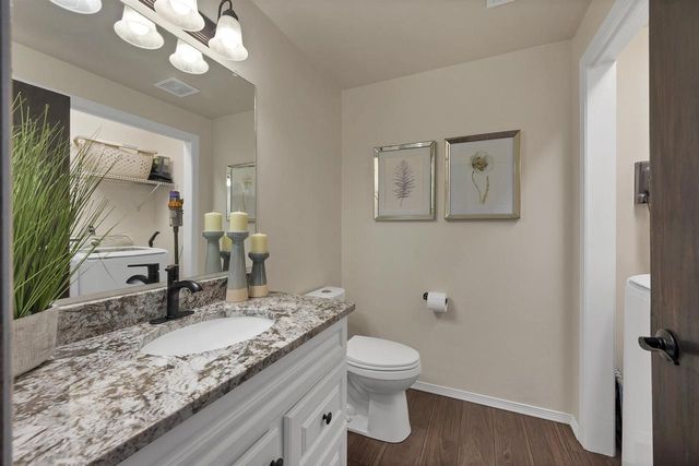 1528 VAN ROAD, Green Bay, WI 54311