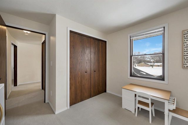 1528 VAN ROAD, Green Bay, WI 54311