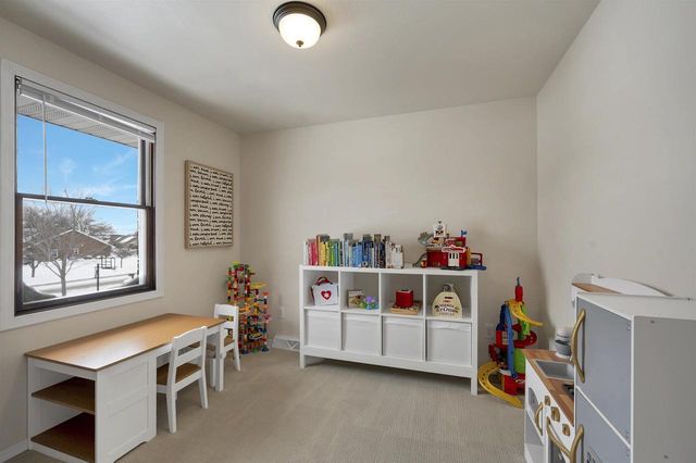 1528 VAN ROAD, Green Bay, WI 54311