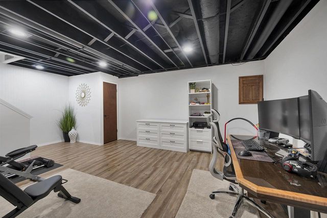 1528 VAN ROAD, Green Bay, WI 54311