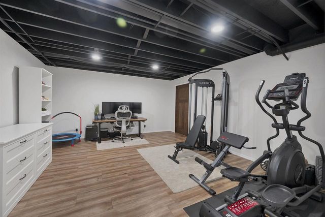 1528 VAN ROAD, Green Bay, WI 54311