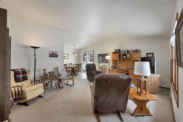 1528 VAN ROAD, Green Bay, WI 54311