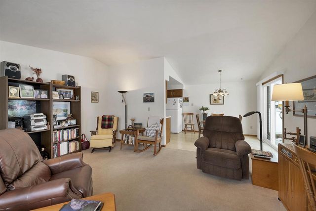 1528 VAN ROAD, Green Bay, WI 54311