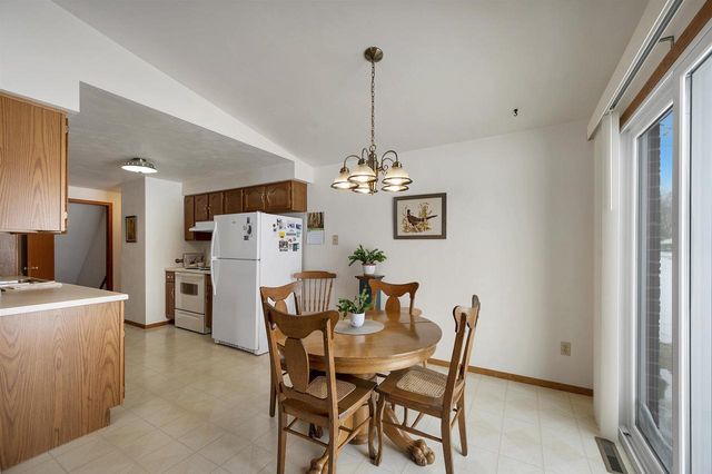 1528 VAN ROAD, Green Bay, WI 54311