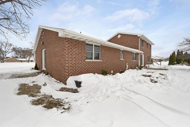 1528 VAN ROAD, Green Bay, WI 54311