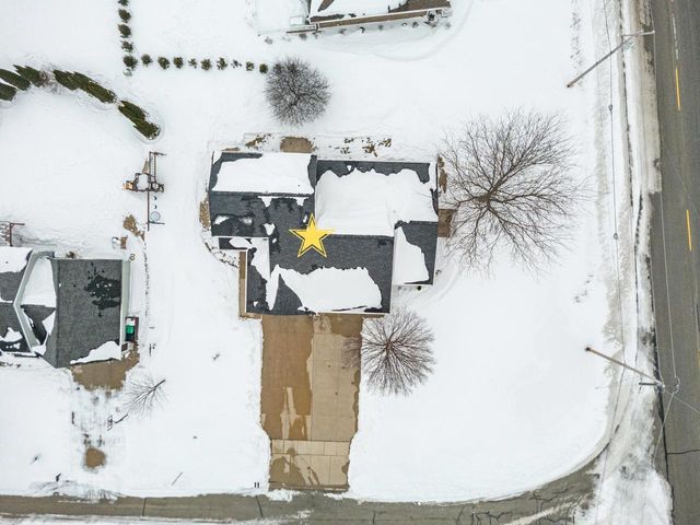 1528 VAN ROAD, Green Bay, WI 54311