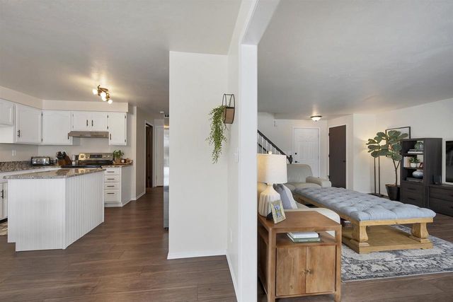 1528 VAN ROAD, Green Bay, WI 54311