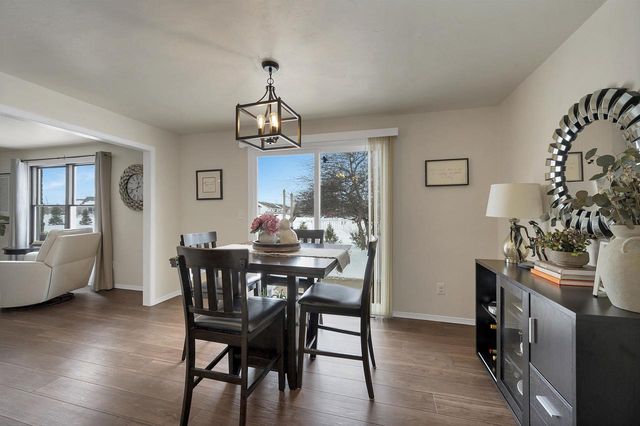 1528 VAN ROAD, Green Bay, WI 54311