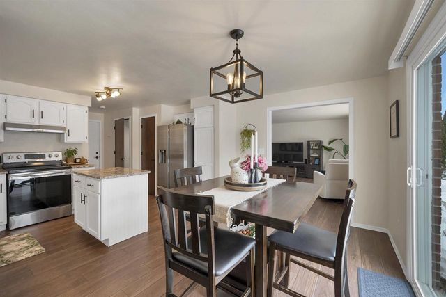 1528 VAN ROAD, Green Bay, WI 54311