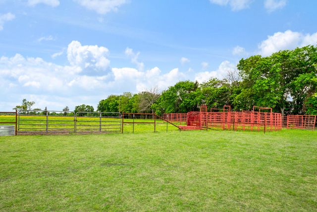 815 County Road 12550, Paris, TX 75462