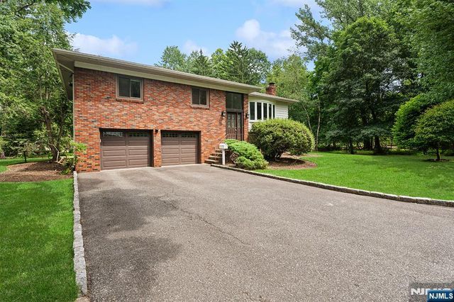 31 Brook Street, Closter, NJ 07624