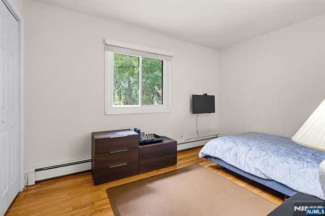 31 Brook Street, Closter, NJ 07624