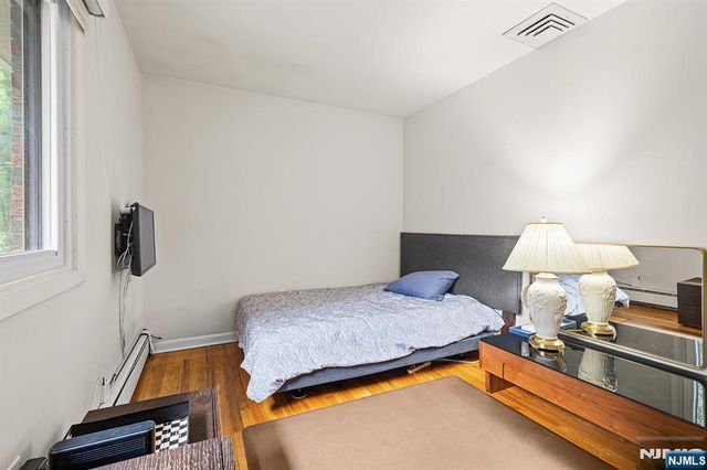 31 Brook Street, Closter, NJ 07624