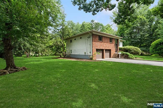 31 Brook Street, Closter, NJ 07624