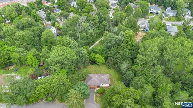 31 Brook Street, Closter, NJ 07624