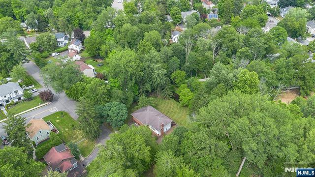 31 Brook Street, Closter, NJ 07624