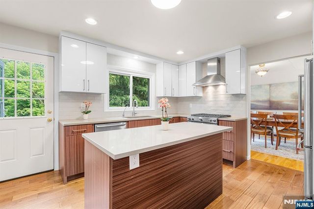 31 Brook Street, Closter, NJ 07624