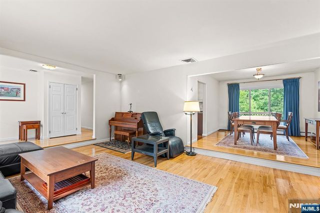 31 Brook Street, Closter, NJ 07624