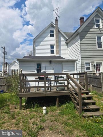 206 BROAD ST, Elmer, NJ 08318