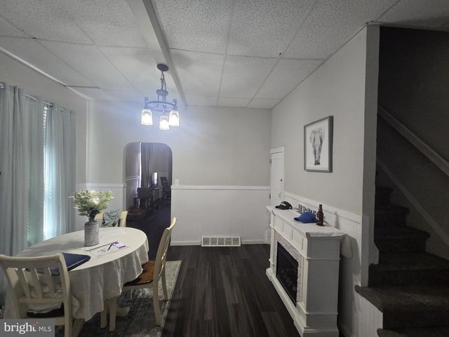 206 BROAD ST, Elmer, NJ 08318
