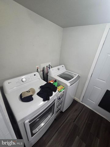 206 BROAD ST, Elmer, NJ 08318