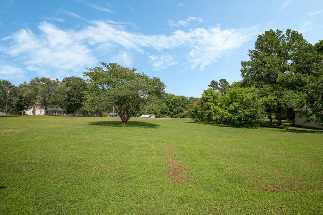 130 Church St, Tennessee Ridge, TN 37178