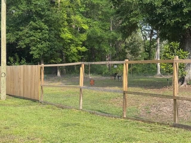 20 Leona, Shepherd, TX 77371