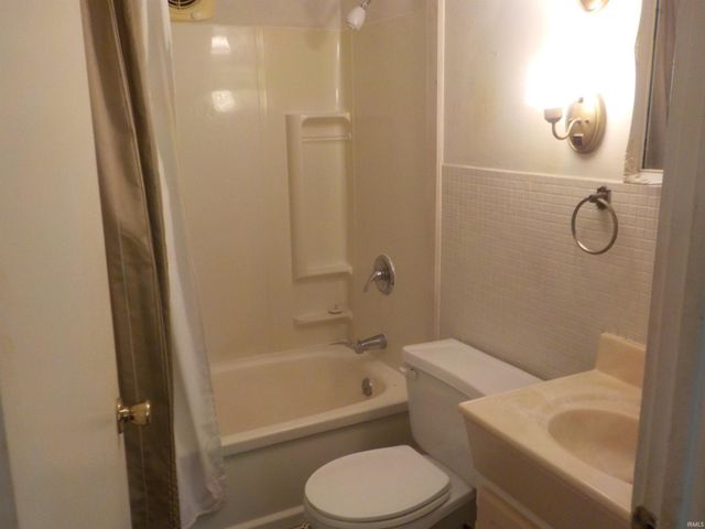 101 E Ridgeview Drive, Bloomington, IN 47401