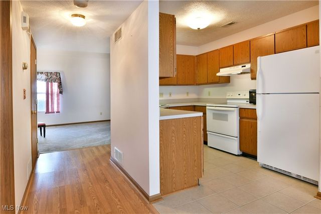 3477 Ivy Hill Circle B, Cortland, OH 44410