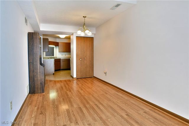 3477 Ivy Hill Circle B, Cortland, OH 44410