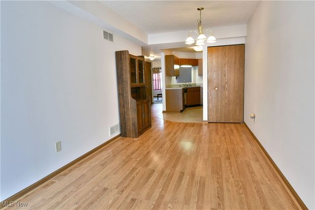 3477 Ivy Hill Circle B, Cortland, OH 44410