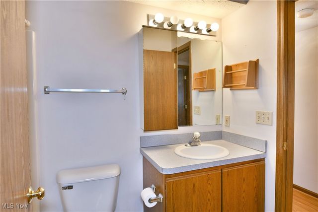 3477 Ivy Hill Circle B, Cortland, OH 44410