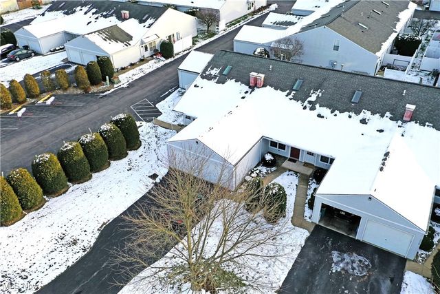 3477 Ivy Hill Circle B, Cortland, OH 44410