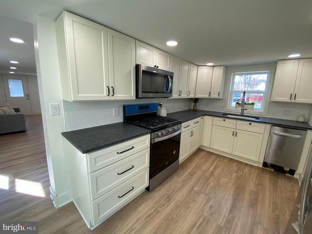 105 3RD AVE, Pitman, NJ 08071