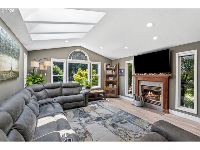 316 Laverne Drive, Kalama, WA 98625