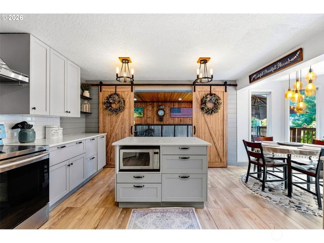 316 Laverne Drive, Kalama, WA 98625