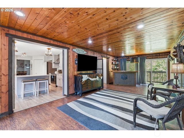 316 Laverne Drive, Kalama, WA 98625