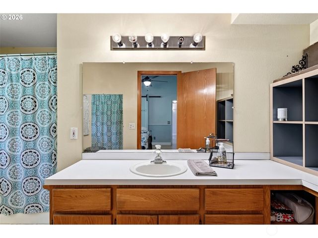 316 Laverne Drive, Kalama, WA 98625