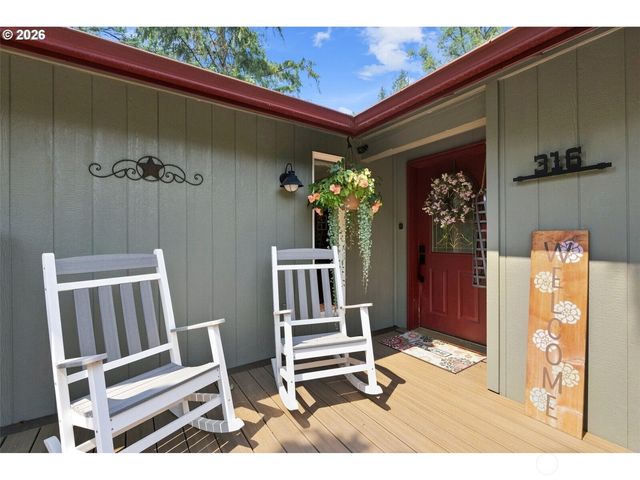 316 Laverne Drive, Kalama, WA 98625