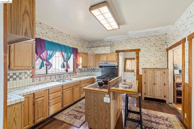 746 E 19Th St, Oakland, CA 94606