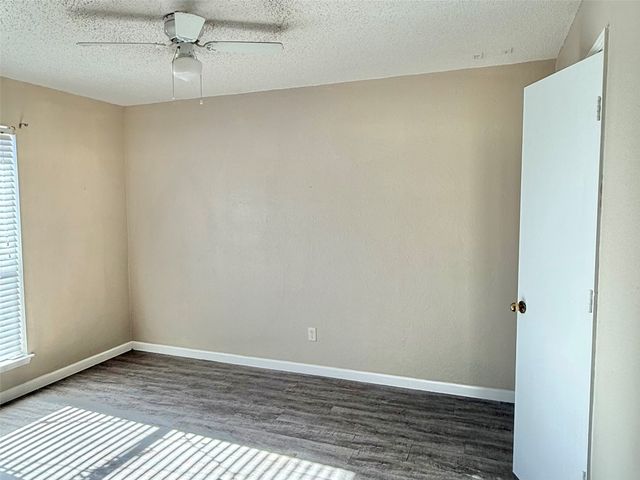 341 Mcmurtry Drive, Arlington, TX 76002