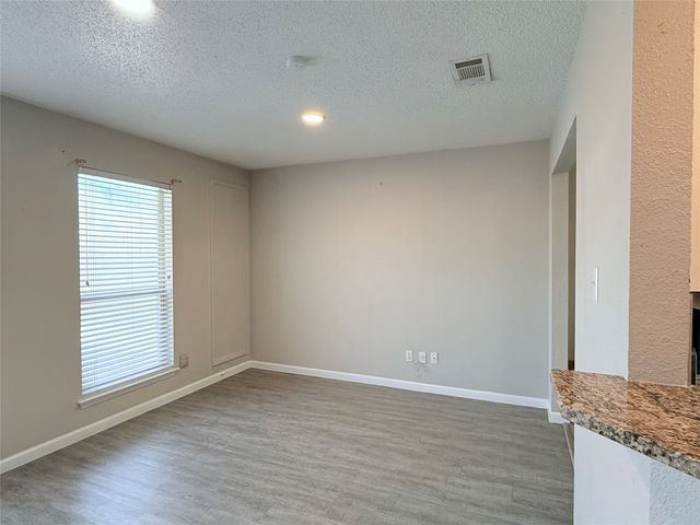 341 Mcmurtry Drive, Arlington, TX 76002